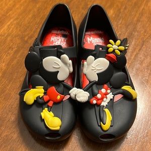 Mini Melissa Kissing Mickey and Minnie, size 10